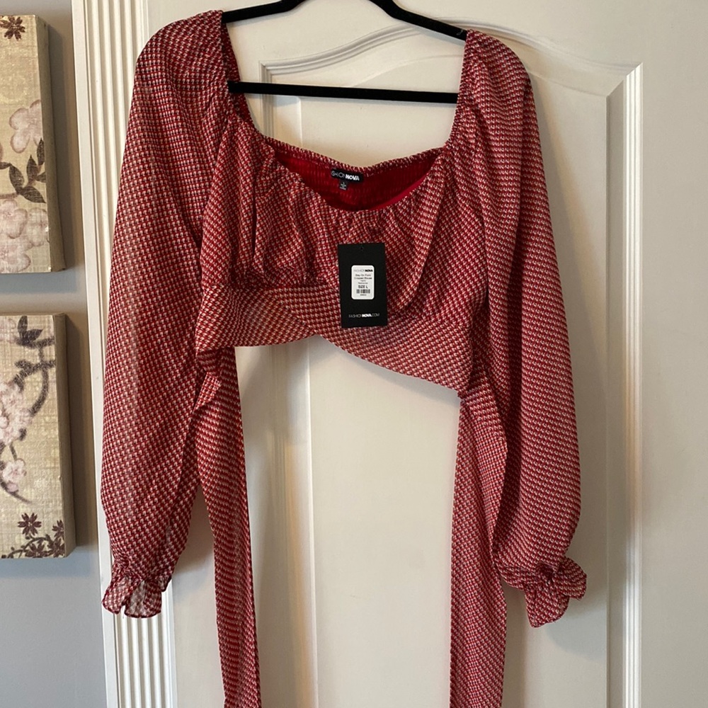 Long sleeve Fashion Nova crop top